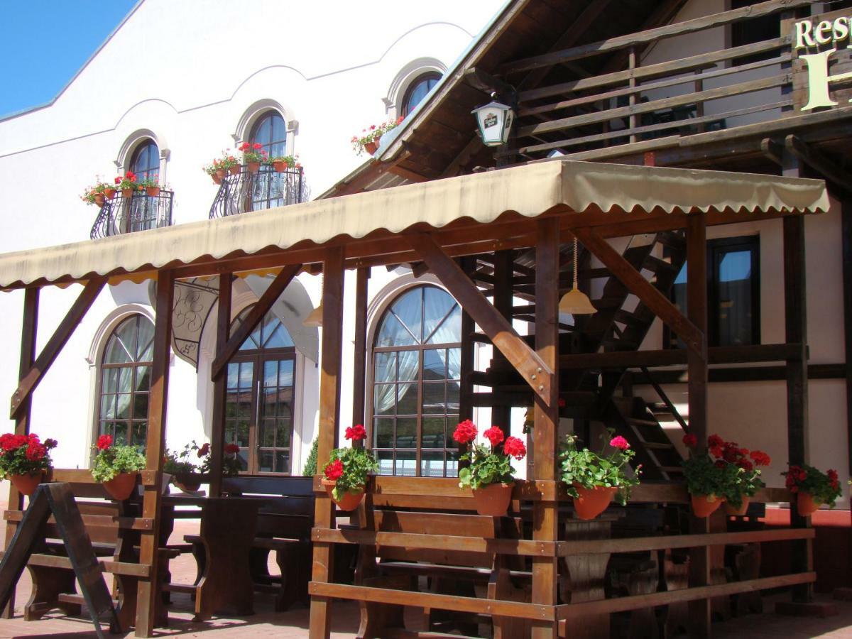 Casa Hora Hotel Suceava Exterior photo